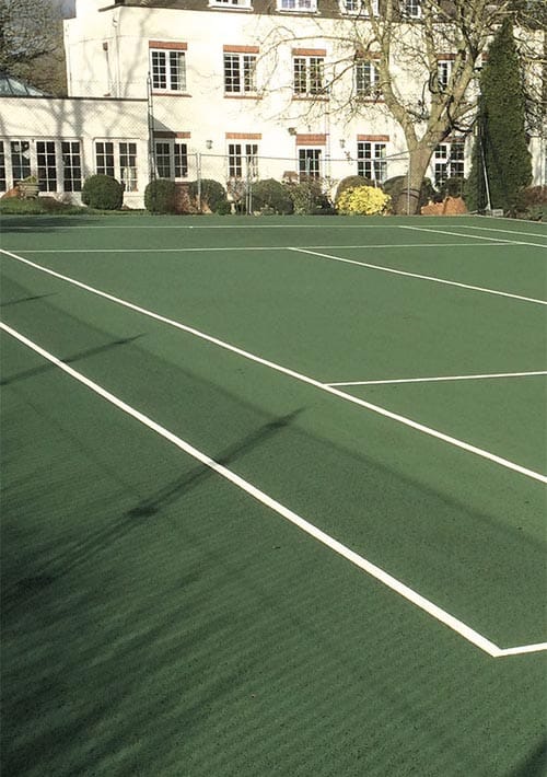 A clean court